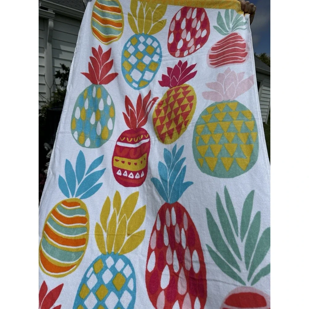NWT Sun squad beach‎ or Pool towel pineapple print Size 62